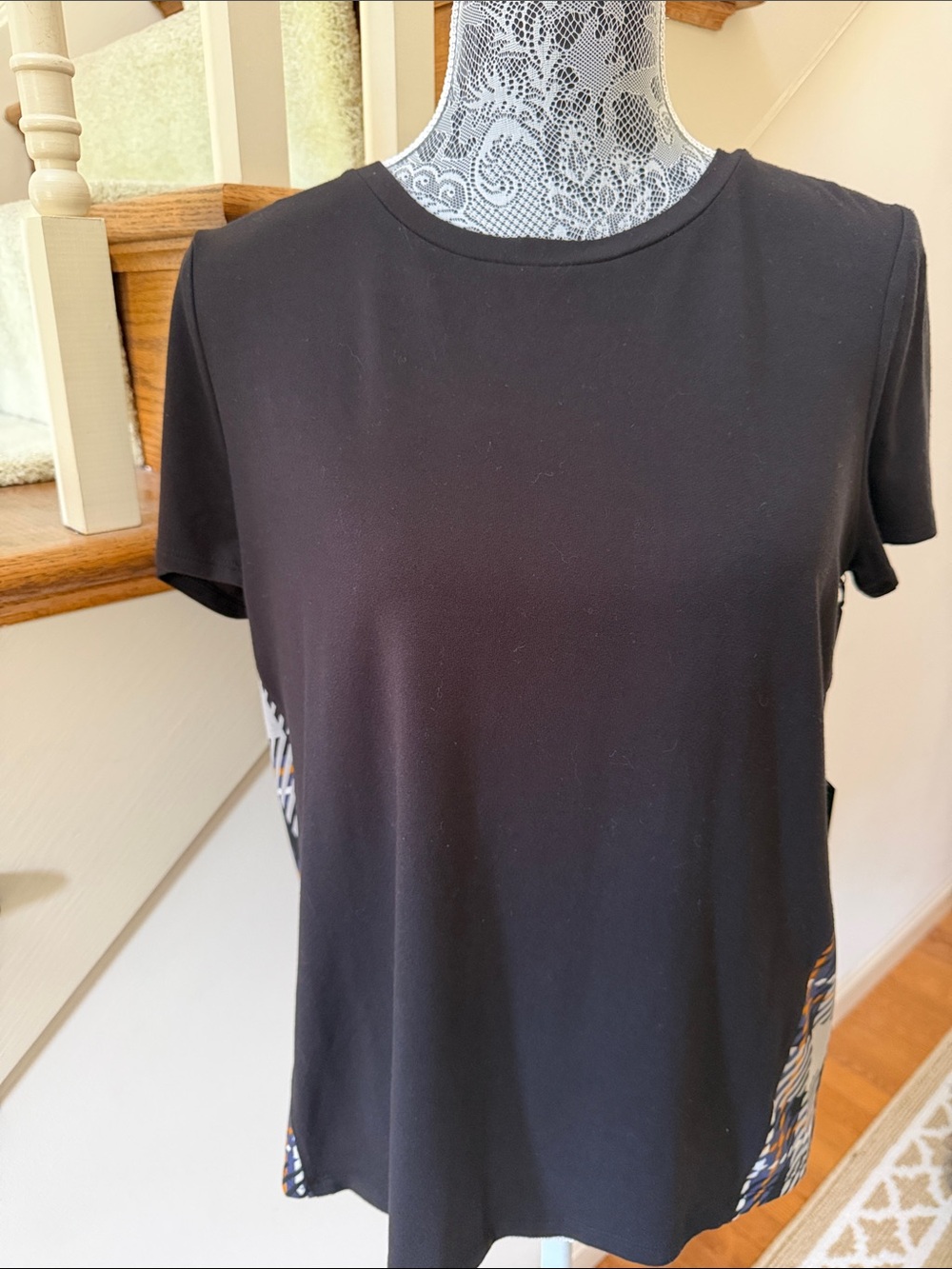 Simply Vera Vera Wang Black Short-Sleeve Top with Patterned Side and back panel